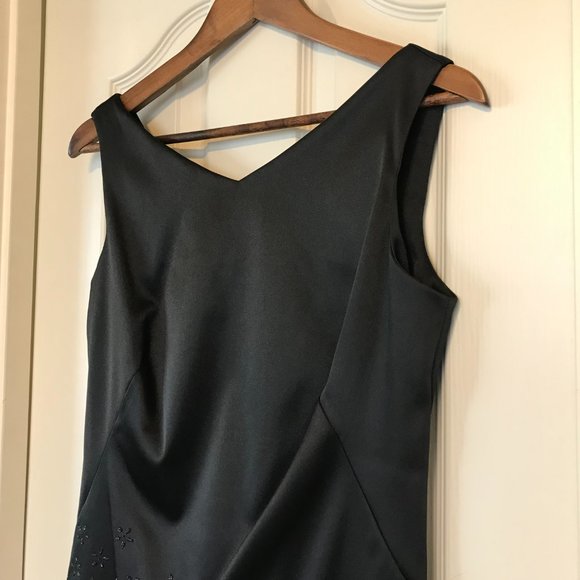 Cocktail Dress with Sparkly Appliqué - Picture 4 of 12